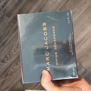 Marc jacobs divine decadence eau de Parfums spray 100ml